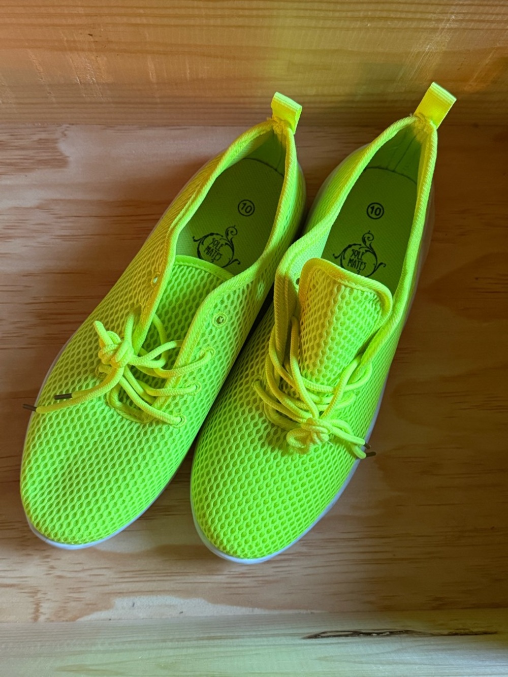 Neon Lime Mesh Lace-Up Tennis‎ Sneakers size 10 - Picture 5 of 7